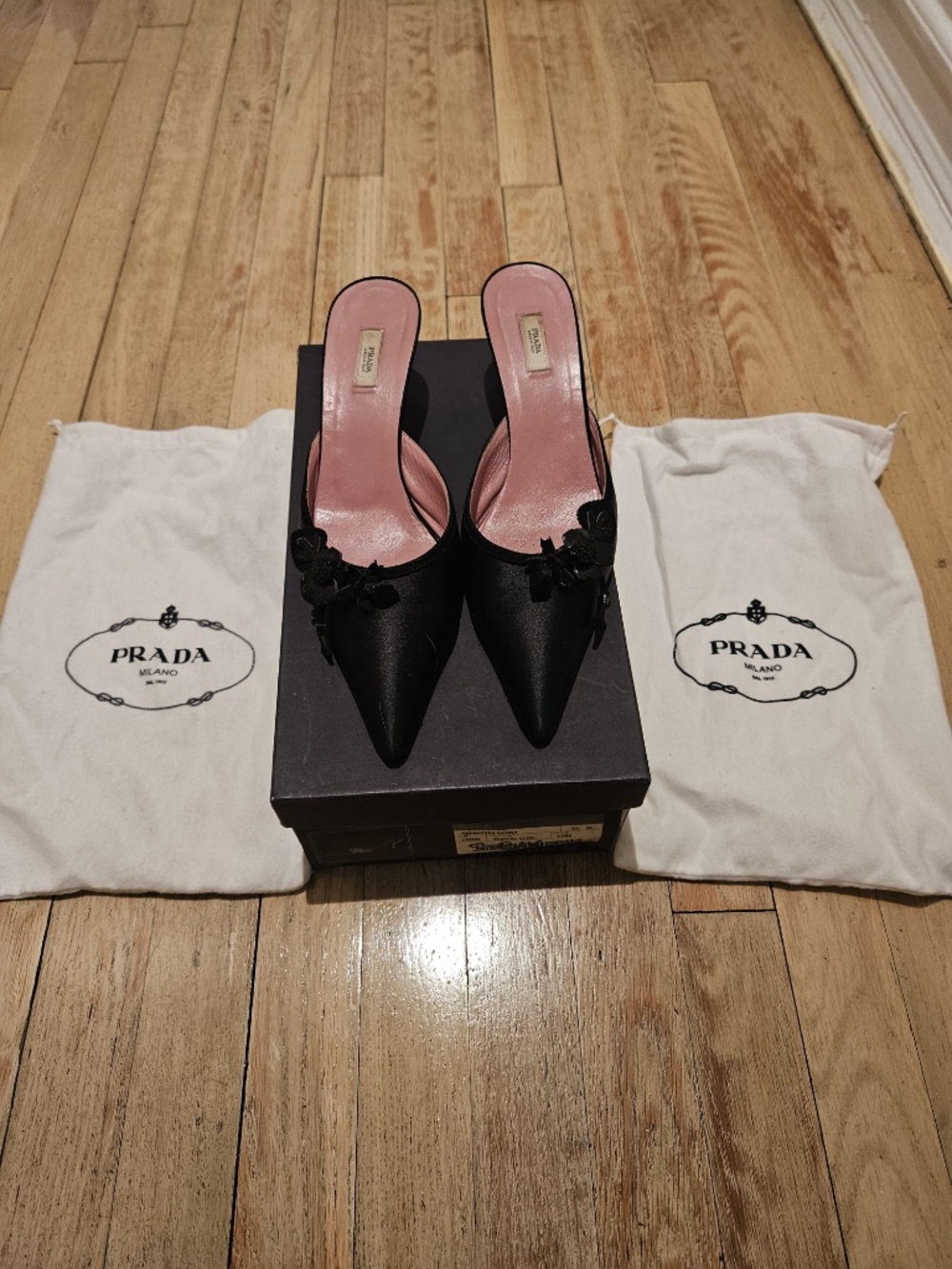 Vintage Prada 1R2299 Satin Kitten Heel Mules EU 38 Black Pointed Toe Floral Y2K